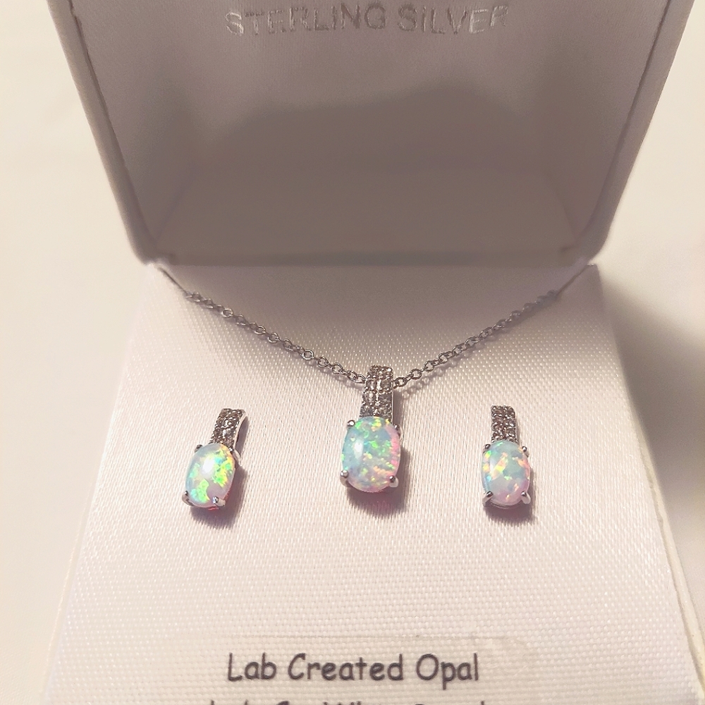 SS Lab Cr Opal & Lab Wht Sapphire necklace set